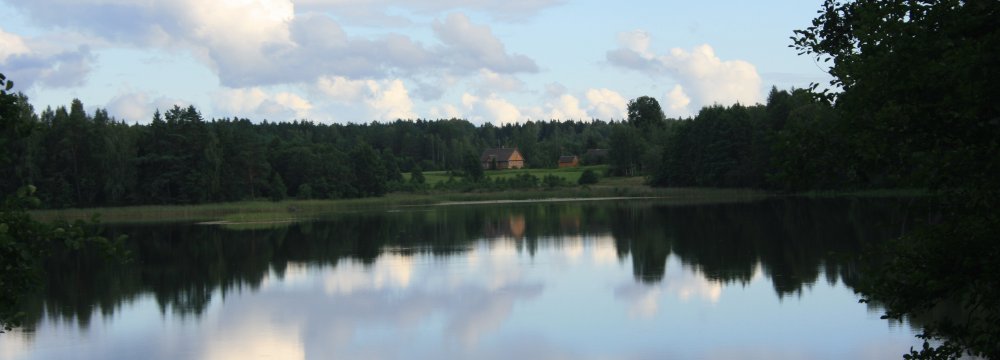 Pesčiomis aplink Zalvės ežerą. Bradesių ąžuolas, Marimontas ir piliakalniai